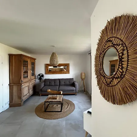 De Au Calme Absolu, Vue Mer. *